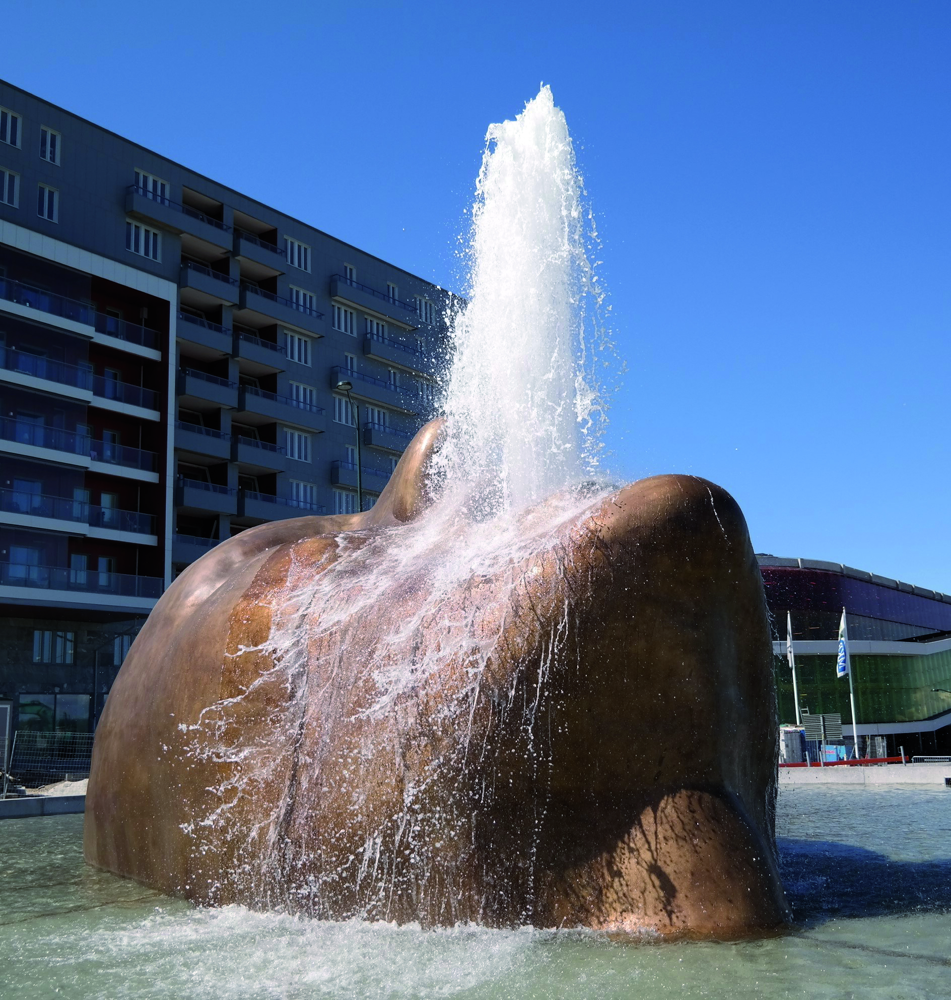 Fontäner Malmö Child And Mother BG Byggros