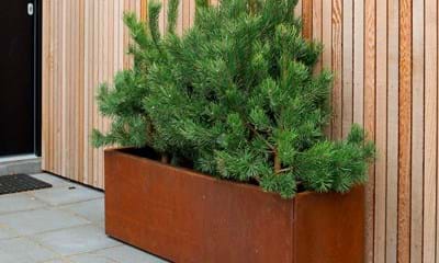 Land Modern Plantekasse I Cortenstaal 40X120 Cm Ved Hoveddoeren Land Modern Plantekasse I Cortenstaal 40X120 Cm Ved Hoveddoeren
